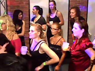 Очень горячий групповой Секс в клубе